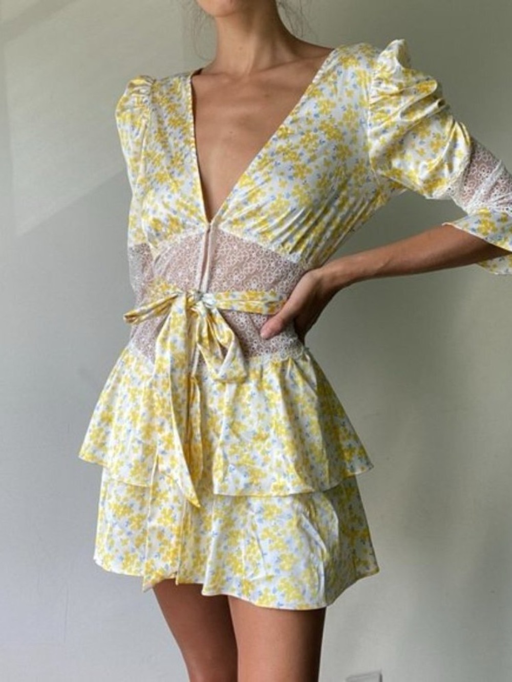 NWOT For Love & Lemons Daffodil Yellow Floral Lace Belted Mini Dress Size Large - Picture 4 of 16